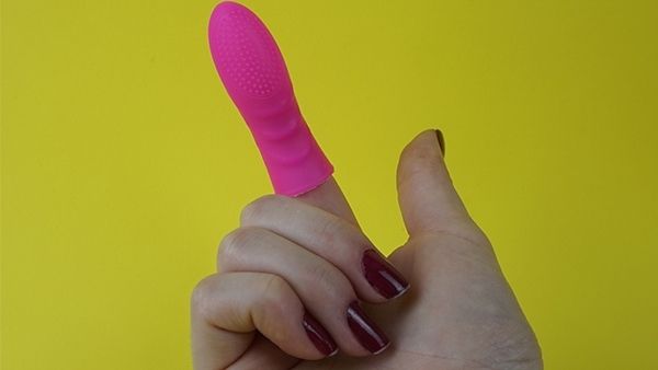 O atributo alt desta imagem está vazio. O nome do arquivo é capa-de-dedo-massageadora.jpg